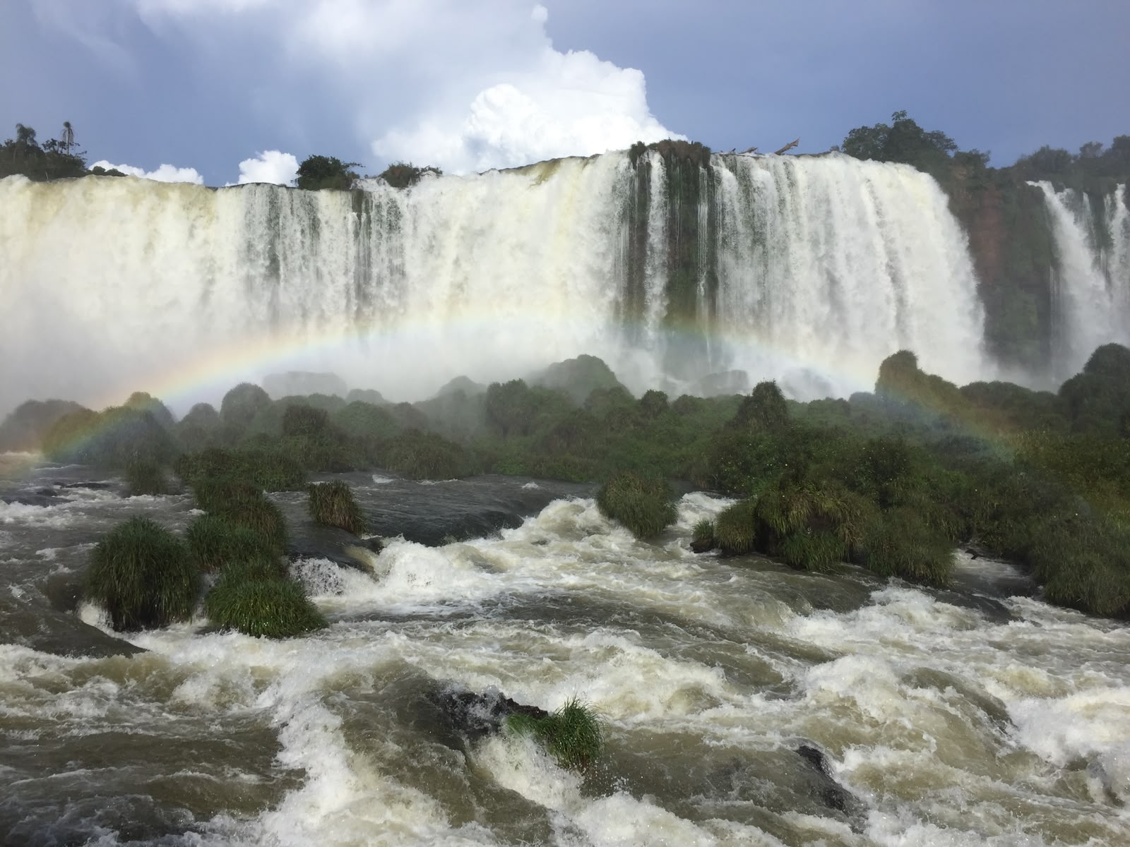 Outro registro das quedas e das águas das Cataratas